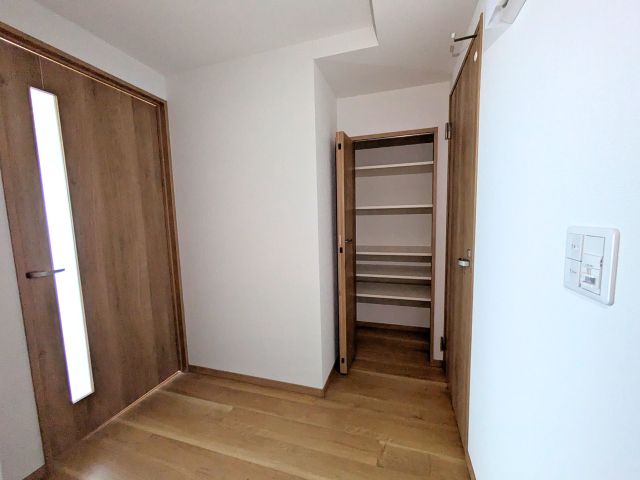 1LDK Apartment for Sale in Matsuyama, Ehime - 43.78m² - Thumbnail 4