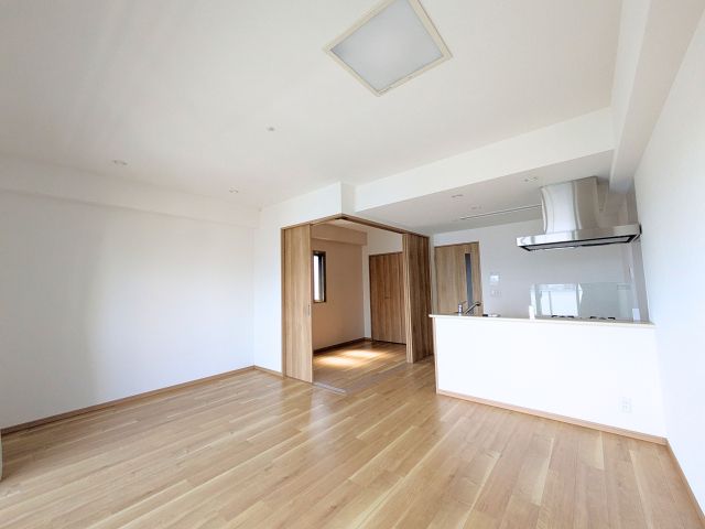 1LDK Apartment for Sale in Matsuyama, Ehime - 43.78m² - Thumbnail 2