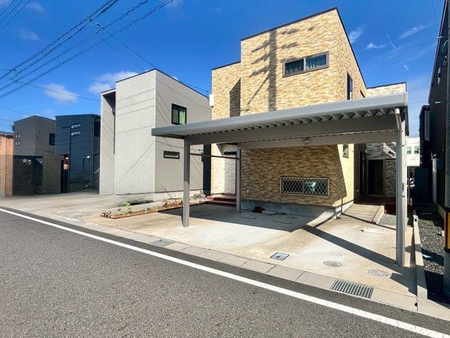 4LDK House in Tottori's Midorigaoka with Loft and Stairlift - Image 1