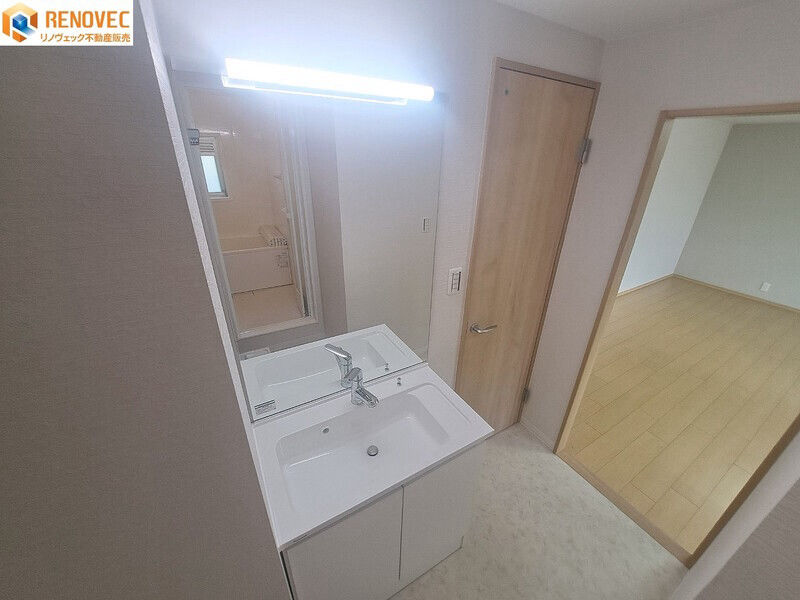 Renovated 2LDK Apartment Near Izumigaoka Station - Thumbnail 4