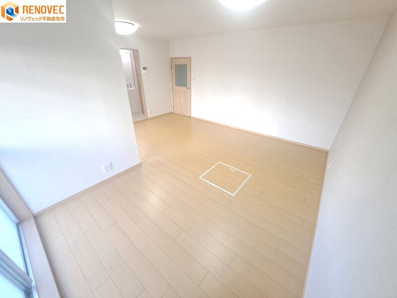 Renovated 2LDK Apartment Near Izumigaoka Station - Thumbnail 2