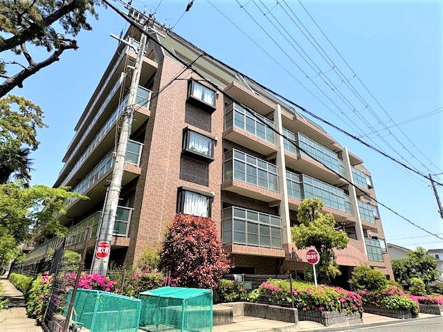 3LDK Apartment Near Shukugawa Station, Nishinomiya - Thumbnail 2