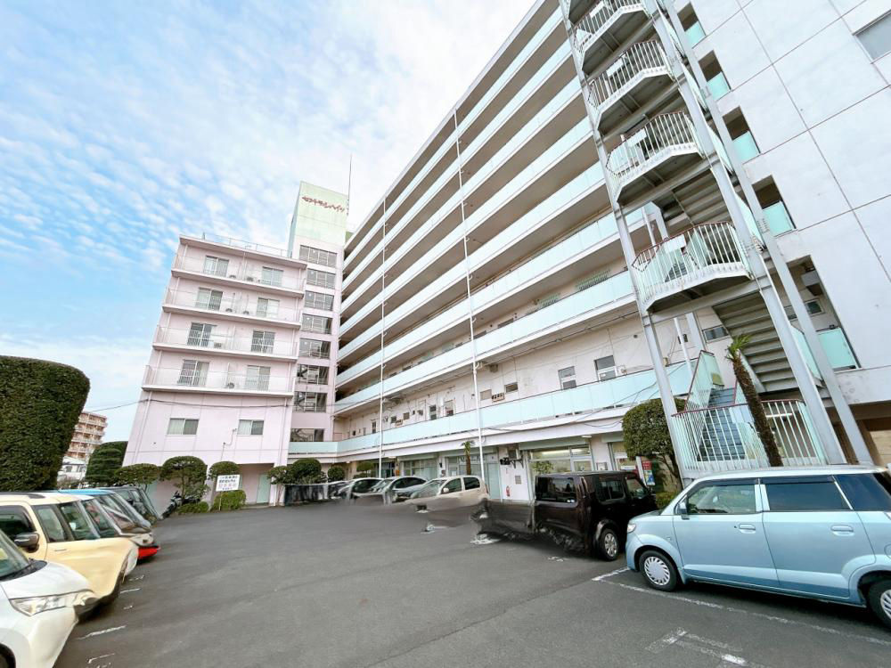 Renovated 3LDK in Takasaki Central Heights - Thumbnail 2