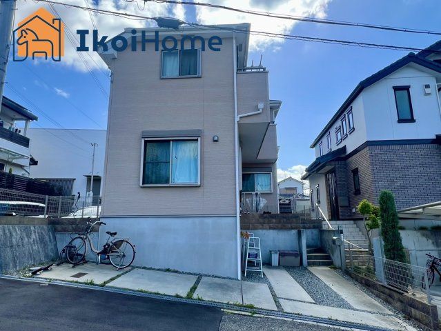 4LDK House in Akashi with 2 Car Parking Near Hitomaru-mae Station - Thumbnail 2
