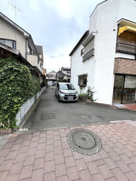 Roadside Shop House in Fussa City Tokyo - 4DK Property - Thumbnail 2