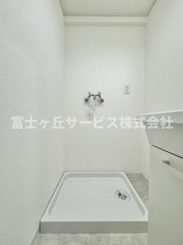 Renovated 2LDK Apartment in Shizuoka with South Balcony - Thumbnail 2