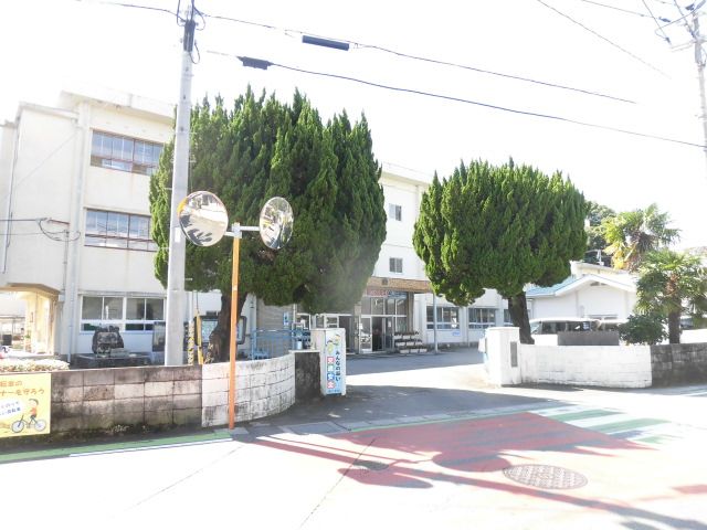 Renovated 3LDK House for Sale in Nobeoka, Miyazaki - Thumbnail 4