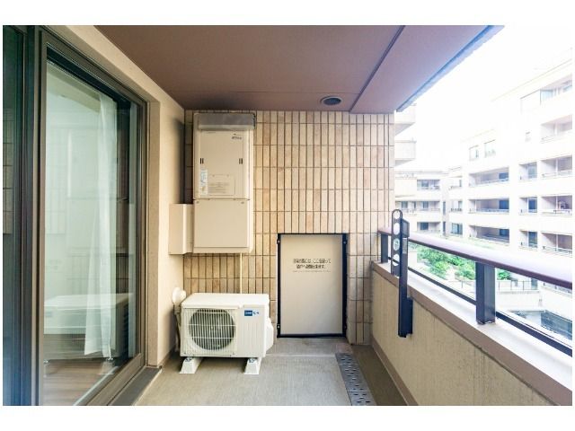 Renovated 1DK Apartment in Atlas Ikejiri Residence, Setagaya - Thumbnail 3