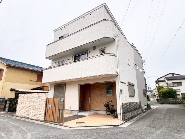4SLDK House in Osaka's Hirano Ward with Modern Amenities - Thumbnail 2