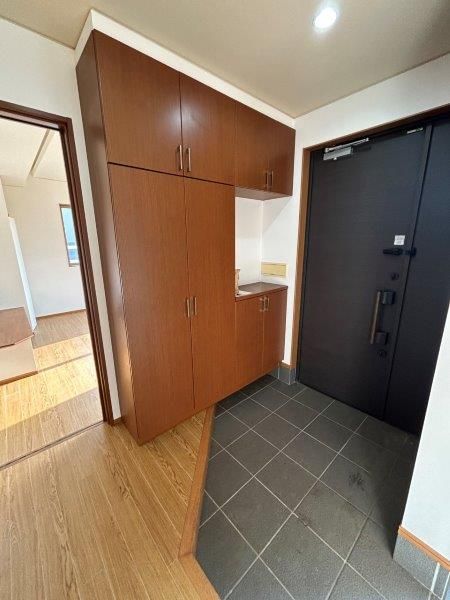 Renovated 4SLDK House on Corner Lot in Kanazawa - Thumbnail 2