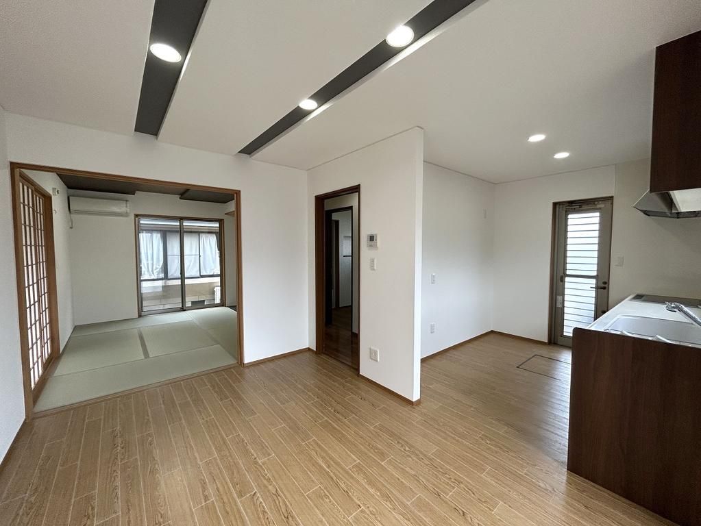 Renovated 4SLDK House on Corner Lot in Kanazawa - Thumbnail 3