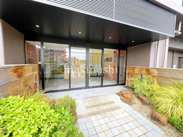 Grand Palace Furuichi 14F 3LDK Apartment in Habikino - Thumbnail 2