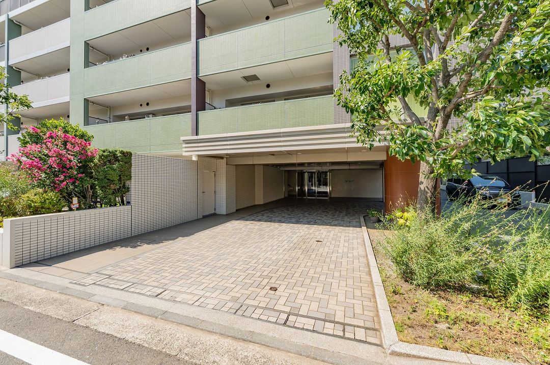 Renovated 2SLDK Apartment in Higashi-Totsuka, Yokohama - Thumbnail 4