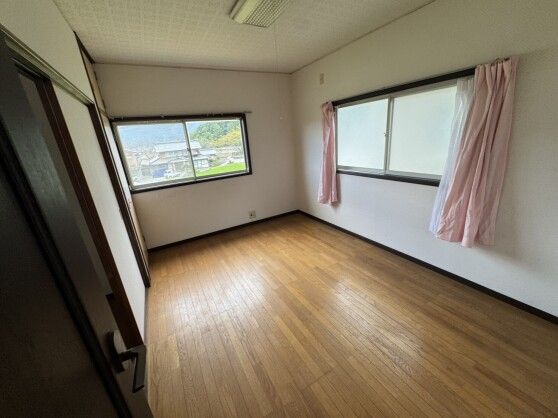 Renovated 4LDK House for Sale in Higashimiyoshi, Tokushima - Thumbnail 3