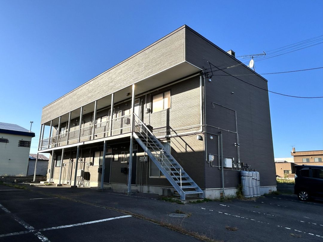 6-Unit Apartment Building in Kutchan, Hokkaido for Sale - Thumbnail 2