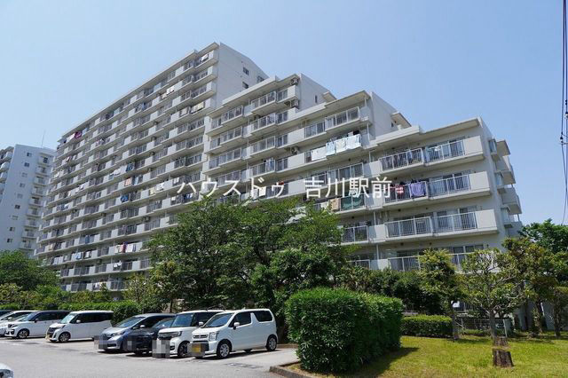 4LDK Apartment in Misato with Balcony Near LaLaport - Thumbnail 2
