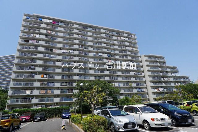 4LDK Apartment in Misato with Balcony Near LaLaport - Thumbnail 3