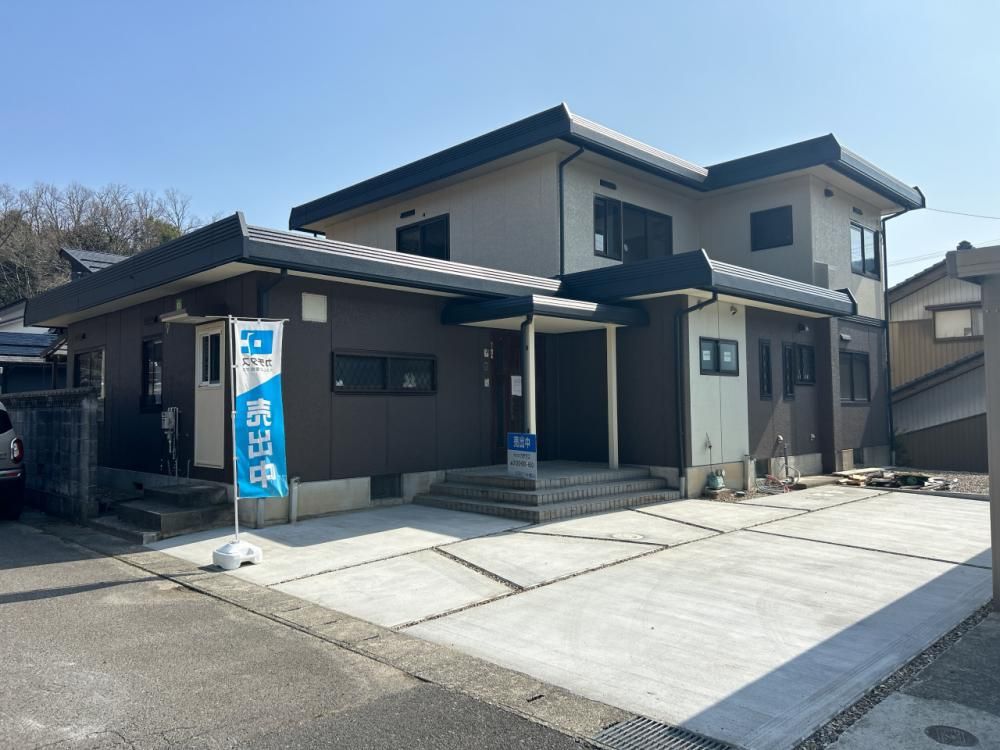 Renovated 6LDK House in Tsuruga, Fukui with Parking & Garden - Thumbnail 2