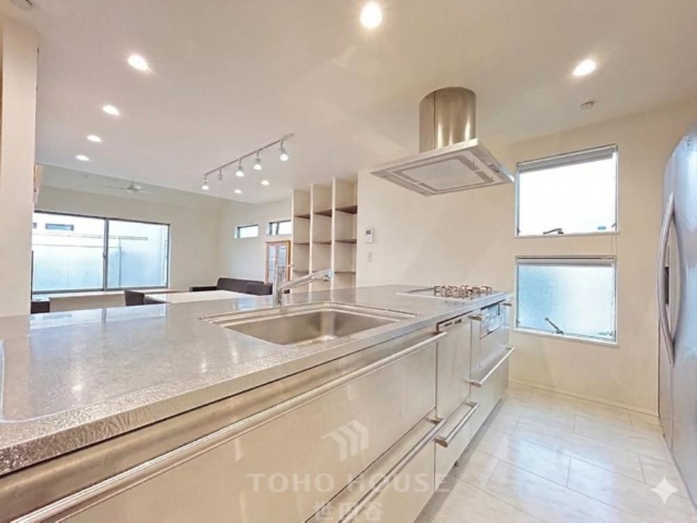 2SLDK Wooden House for Sale in Setagaya, Tokyo - Thumbnail 4