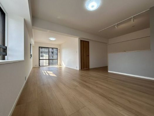 Sky Heights Gojo 3LDK Apartment for Sale in Dazaifu, Fukuoka - Thumbnail 2