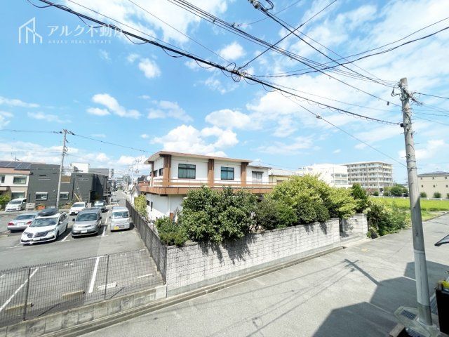 Refurbished 4LDK House in Amagasaki Near Sonoda Station - Image 1