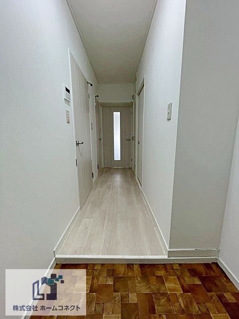 Renovated 2LDK Apartment for Sale Near Gamo 4-chome Station, Osaka - Thumbnail 4