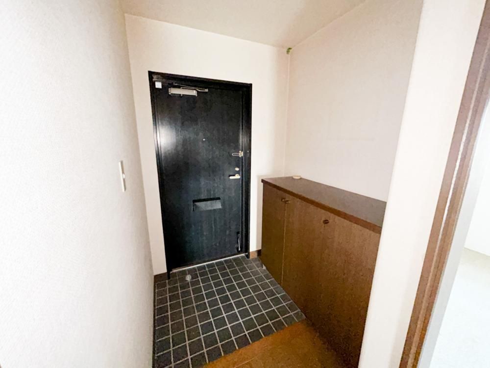 Renovated 3LDK Apartment for Sale in Tokushima City - Thumbnail 2