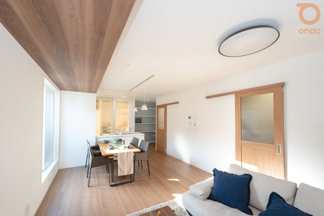 Land for Sale in Neyagawa, Osaka - Southeast Facing Plot Near Kayashima Station - Thumbnail 2