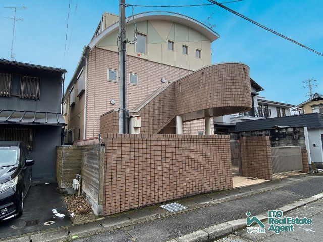 Land with Old House for Sale in Kyoto's Kita Ward - Thumbnail 3