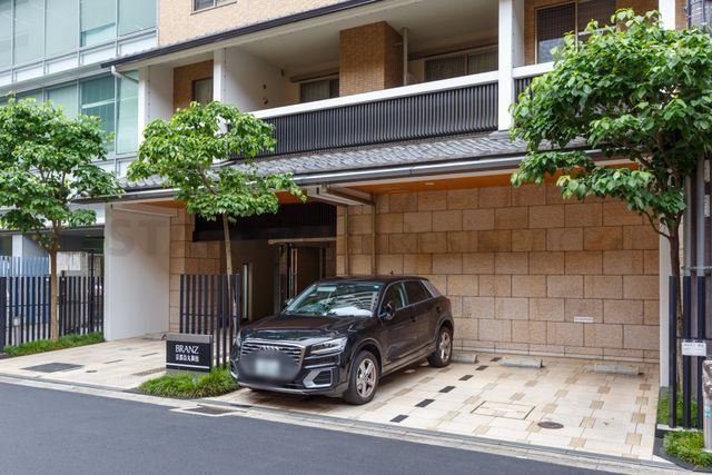 Brands Kyoto Karasuma Oike 2F Apartment for Sale - Image 1