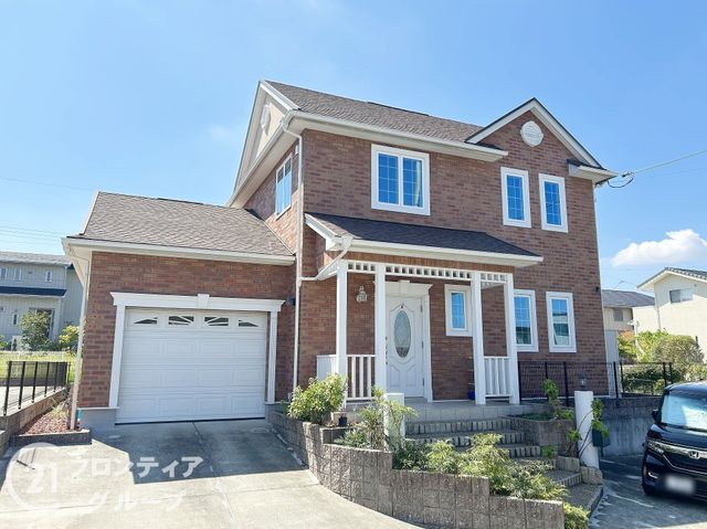 3LDK Family House in Kizugawa with Garage and Modern Kitchen - Thumbnail 4