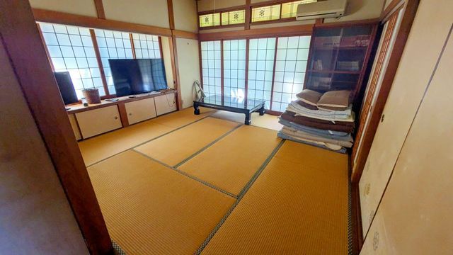 Seaside Kominka with Ocean Views in Shimonoseki, Yamaguchi - Thumbnail 3