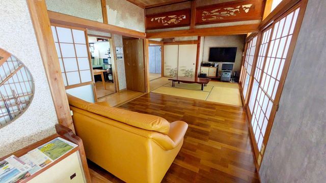 Seaside Kominka with Ocean Views in Shimonoseki, Yamaguchi - Thumbnail 2