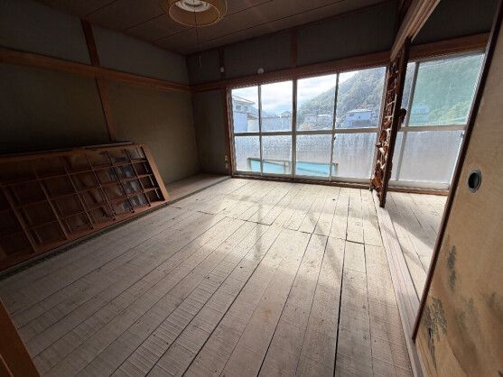 Traditional 4K House for Sale on 264 sqm Land in Mihara, Hiroshima - Thumbnail 4