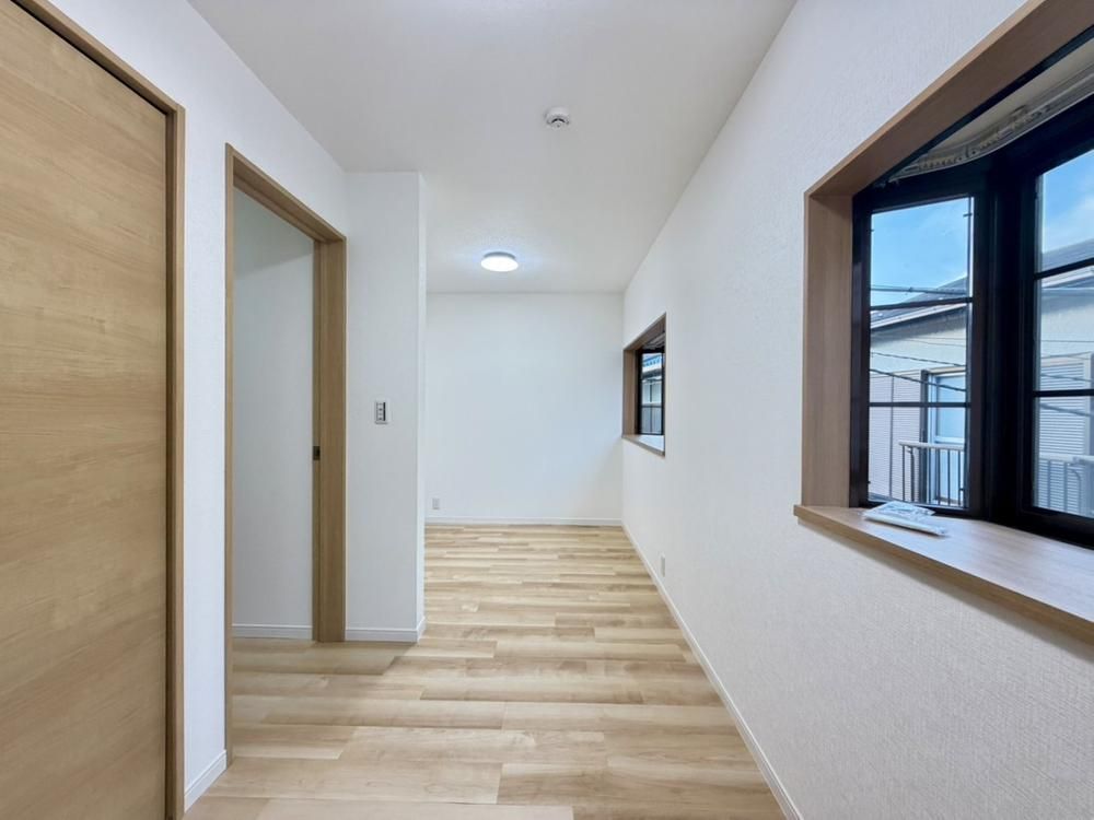 Renovated 3LDK House in Nerima, Tokyo with Roof Balcony - Thumbnail 3