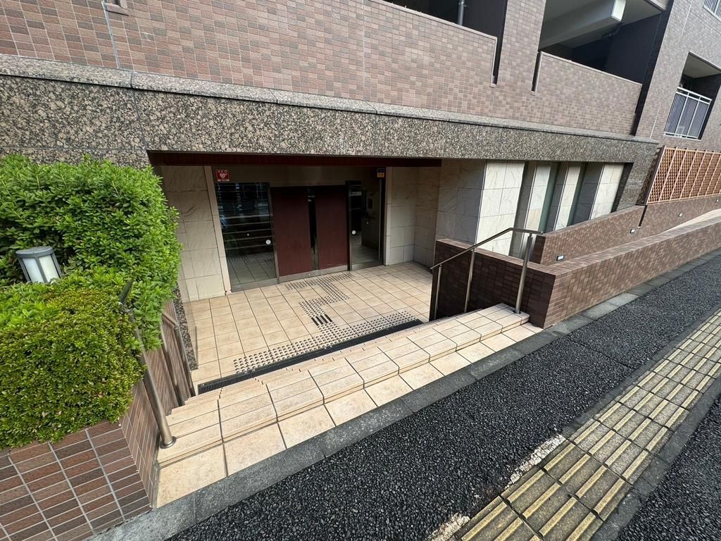 Lions Garden Hamura 4LDK Apartment for Sale - Thumbnail 3