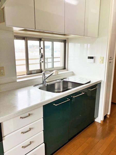 Charié Takashi 4LDK Apartment for Sale in Osaka - Thumbnail 3