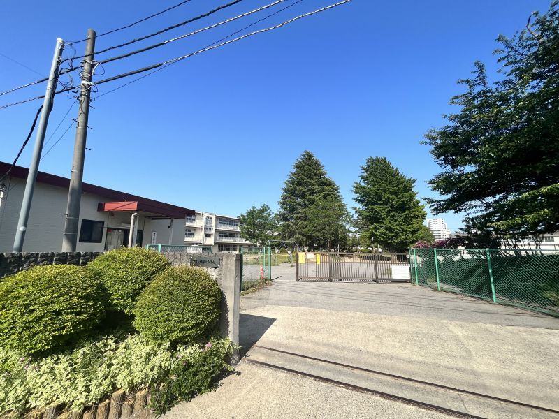 3LDK Corner Apartment in Kashiwa's Oberu Grande Keyaki Villa - Thumbnail 3