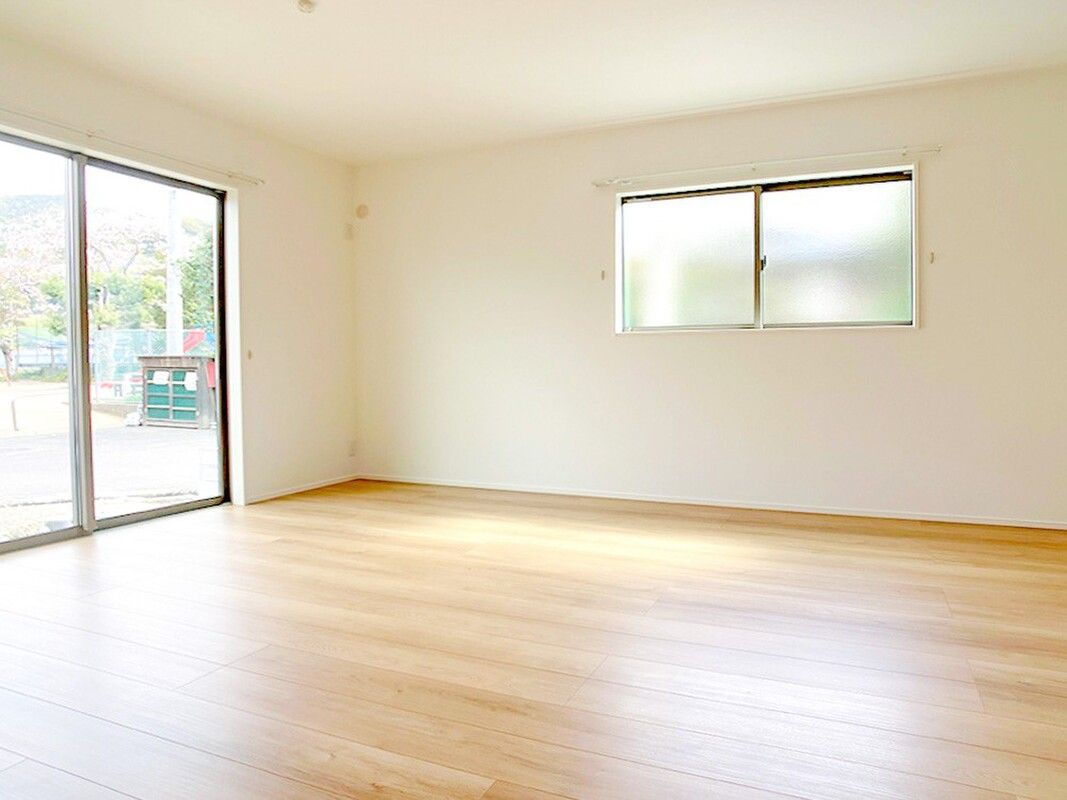 New 4LDK Solar ZEH House for Sale in Matsuyama, Ehime - Thumbnail 3