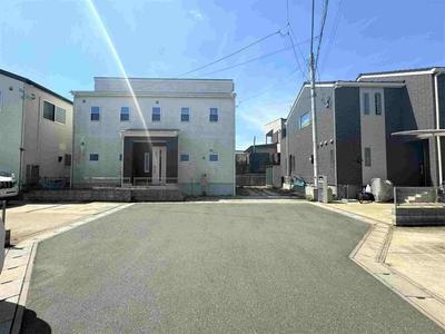 4LDK House in Kashiwa Near Teganuma Lake | 2017 Build — Image 1, Kashiwa, Chiba