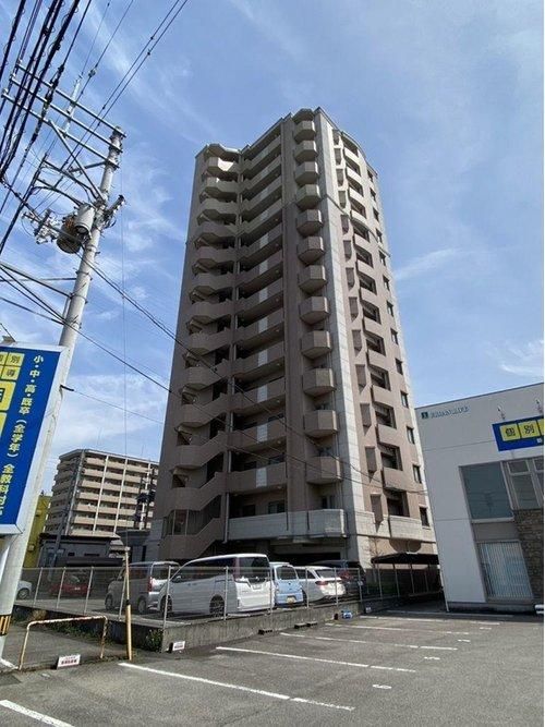 2LDK Apartment for Sale in Niihama, Ehime with Panoramic Views - Thumbnail 2