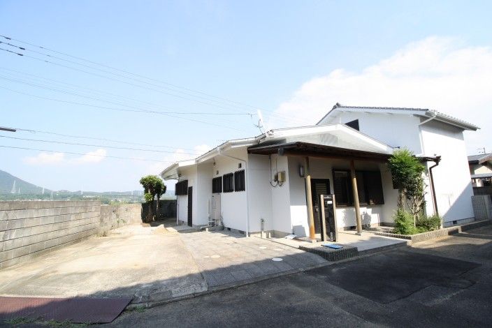 Renovated 3SLDK House in Marugame with Mountain Views - Thumbnail 2