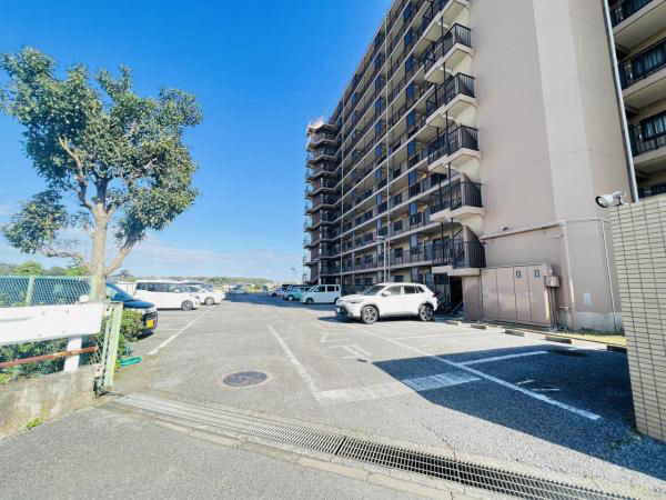 2LDK Apartment in Chiba with South-Facing Balcony - Thumbnail 2