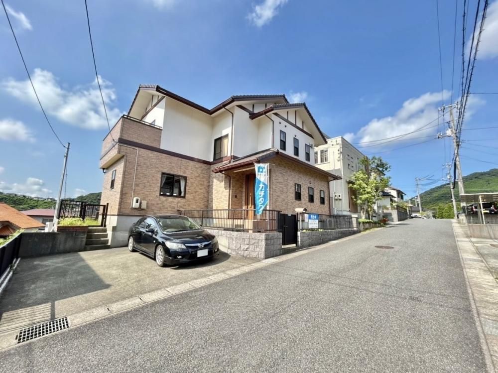 Ocean-View 4-Bedroom House in Shimonoseki with Renovations - Thumbnail 2