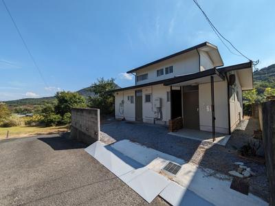 3LDK House in Sakade with Hilltop Views — Image 1, Sakaide, Kagawa
