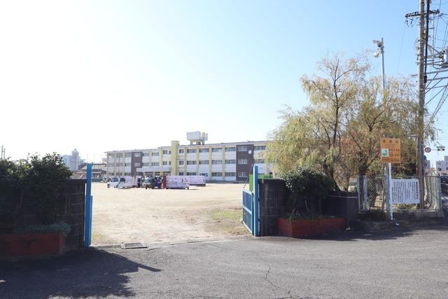 Mansion Forest Shiroko 3LDK Apartment for Sale in Suzuka, Mie - Thumbnail 3