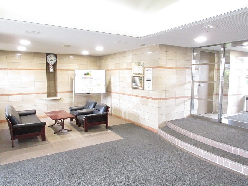 Renovated 3LDK Apartment in Lions Mansion Takaoka Nakajimacho - Thumbnail 4