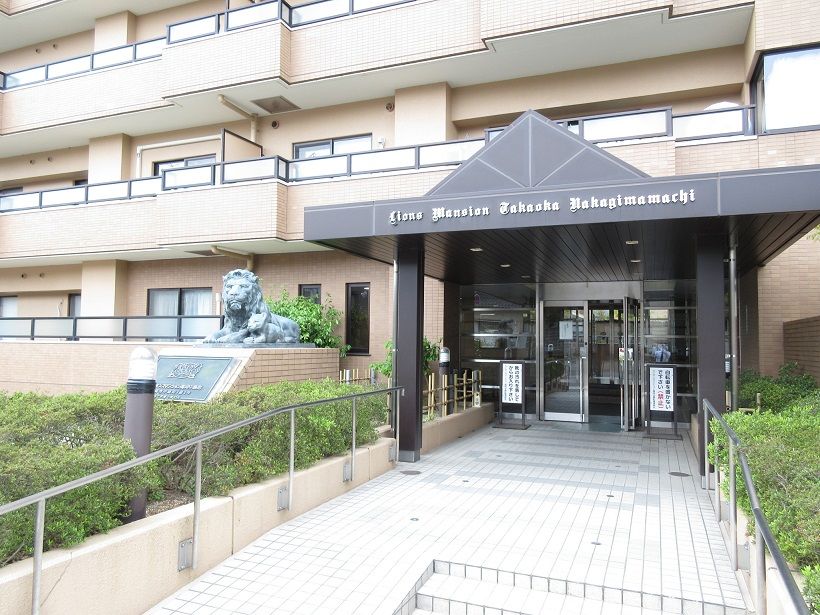 Renovated 3LDK Apartment in Lions Mansion Takaoka Nakajimacho - Thumbnail 3