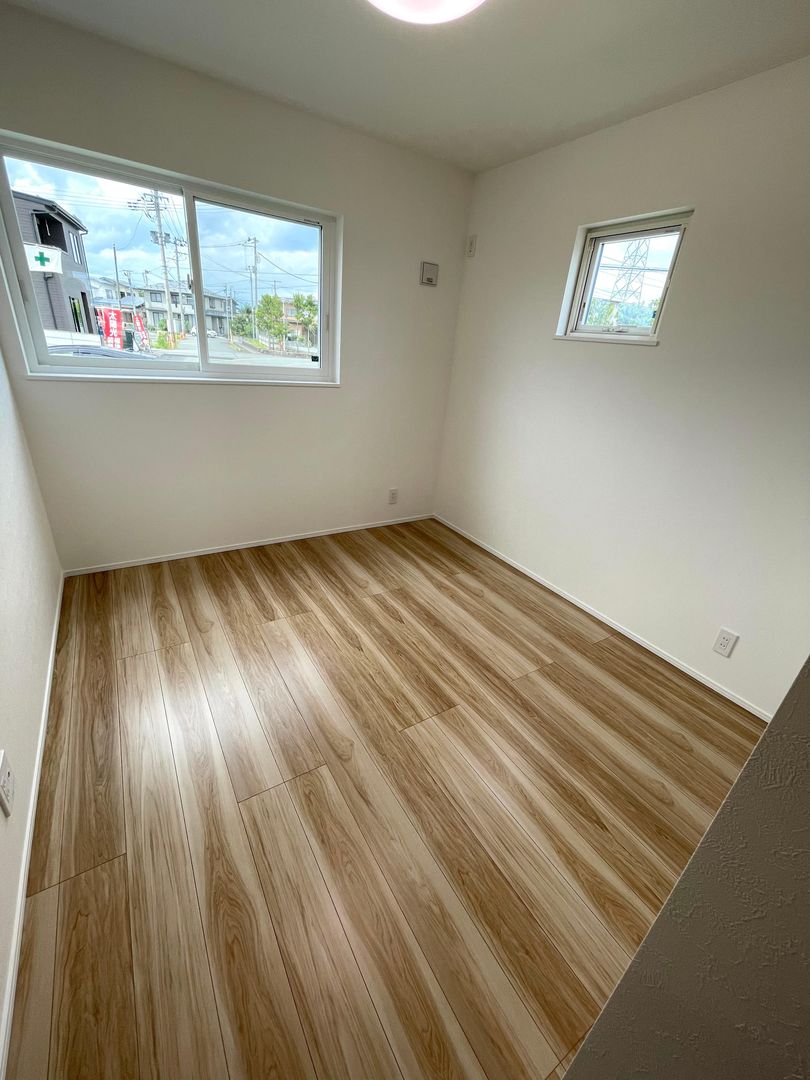 New 3LDK Single-Story Home with Solar Panels in Yamagata - Thumbnail 4