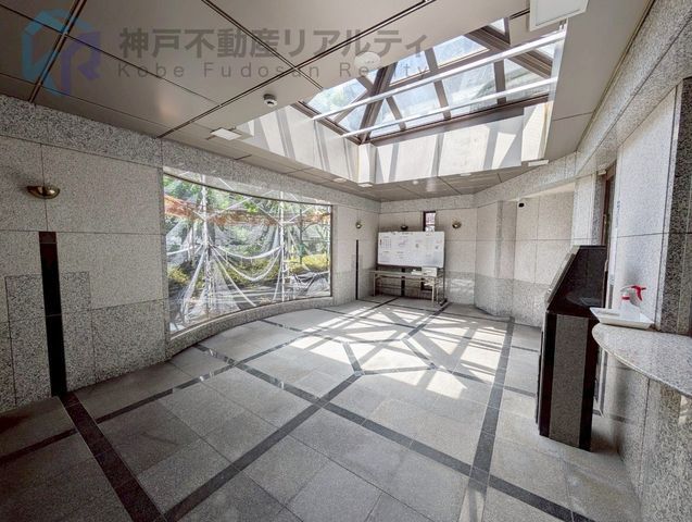Monteverde Koyoen 4LDK Apartment for Sale in Nishinomiya - Thumbnail 2